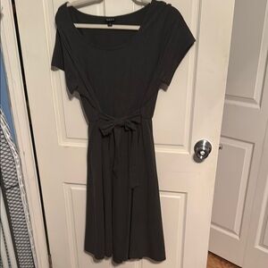 🏷️CLEARANCE🏷️ Torrid Charcoal Gray Midi Dress
